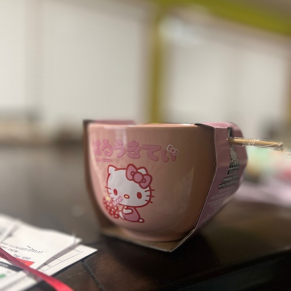 Hello Kitty Ramen bowl with chopsticks - Picture 3 of 4